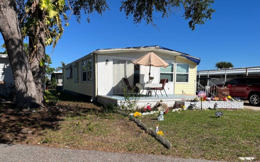 Location is always key and this home is located in a very - Beach Home for sale in Venice, Florida on Beachhouse.com