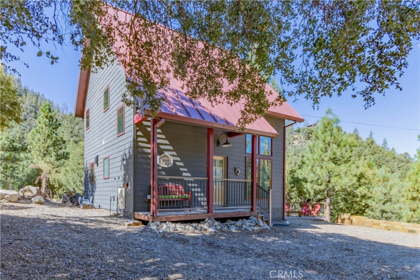 Welcome to 1517 Woodland Drive, nestled on a quiet corner lot - Beach Home for sale in Pine Mountain Club, California on Beachhouse.com