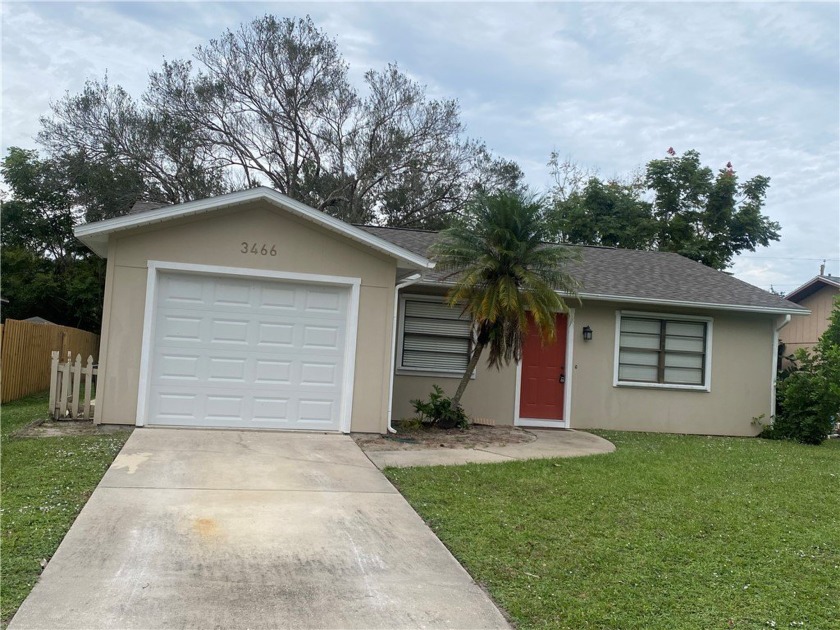 Cozy home in Non HOA subdivision with close proximity to - Beach Home for sale in Vero Beach, Florida on Beachhouse.com