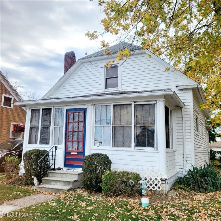 Stop & Save on rental property needing some repair. This - Beach Home for sale in Lorain, Ohio on Beachhouse.com