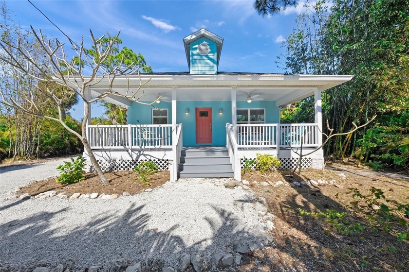 Welcome to paradise in Nokomis! This well appointed newer West - Beach Home for sale in Nokomis, Florida on Beachhouse.com