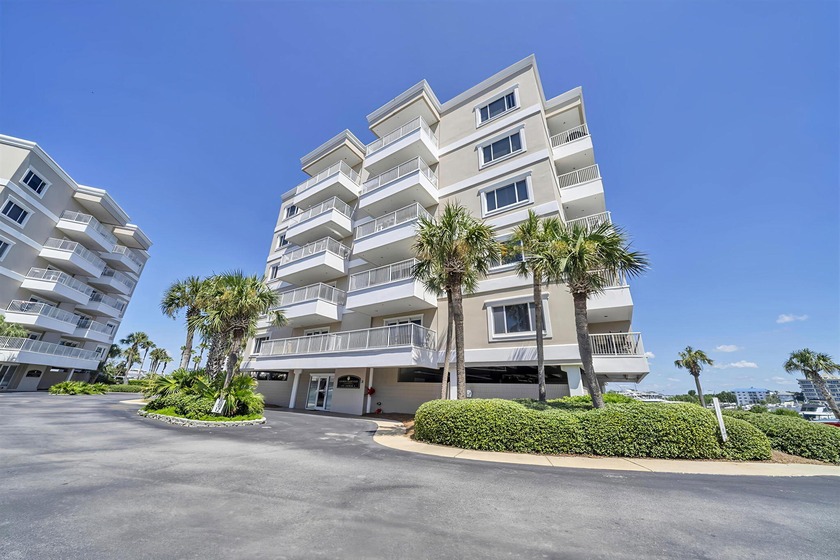 Destin boat lovers paradise with this 2 bed/2 bath recently - Beach Condo for sale in Destin, Florida on Beachhouse.com