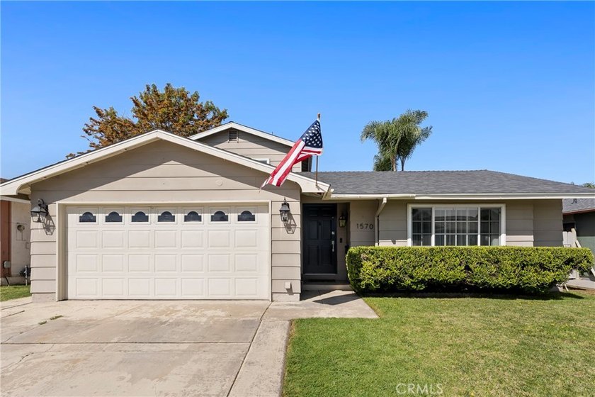 Welcome home to 1570 Arequipa Street! Exquisitely updated and - Beach Home for sale in San Diego, California on Beachhouse.com