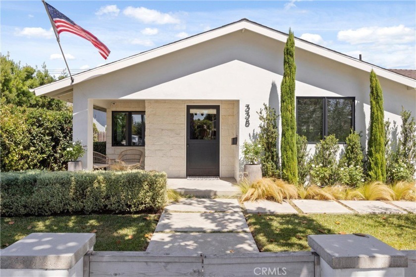 Welcome to 338 Bucknell Road, a single-level home nestled in the - Beach Home for sale in Costa Mesa, California on Beachhouse.com