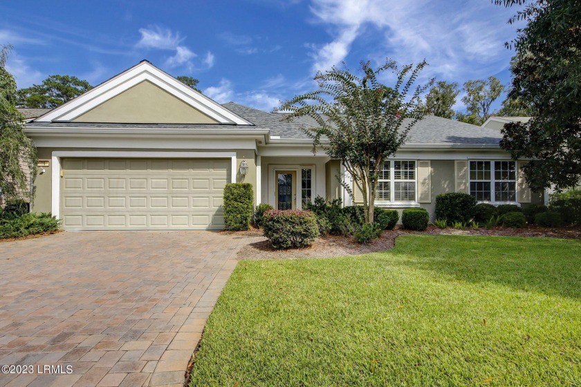 Welcome to this beautiful, spacious 3bed 2.5ba + den/study home - Beach Home for sale in Bluffton, South Carolina on Beachhouse.com