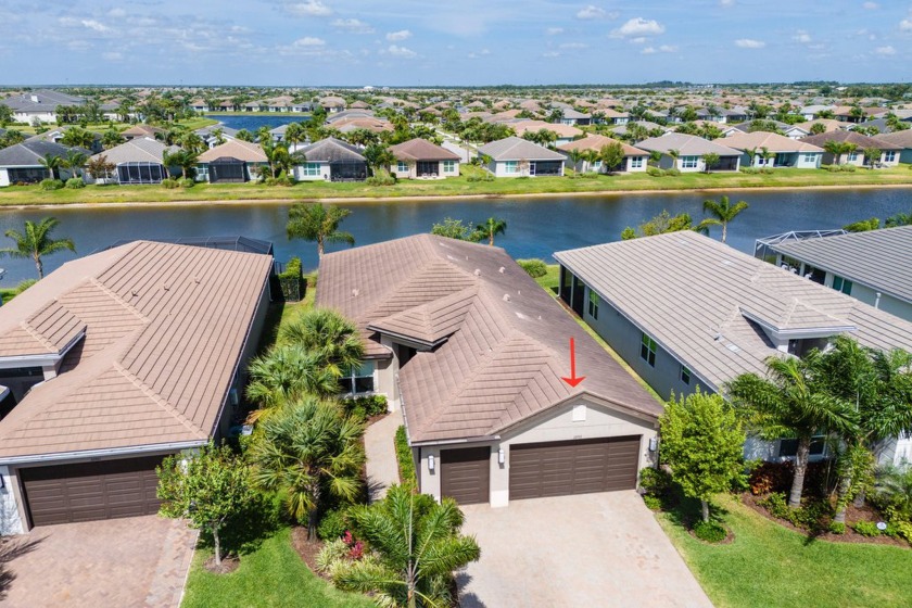 Stunning 3-bedroom, 2.5-bath CBS home with a den, located in the - Beach Home for sale in Port Saint Lucie, Florida on Beachhouse.com