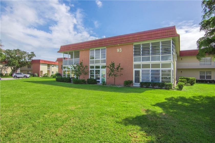 Cozy and clean best describes this unit. Quiet community with - Beach Home for sale in Vero Beach, Florida on Beachhouse.com