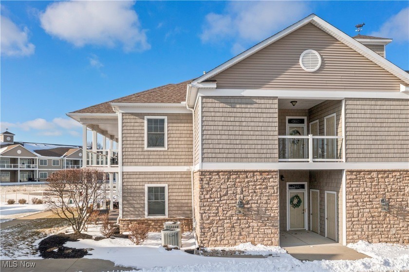 Welcome to this breathtaking Beach Towne condominium, perfectly - Beach Condo for sale in Port Clinton, Ohio on Beachhouse.com