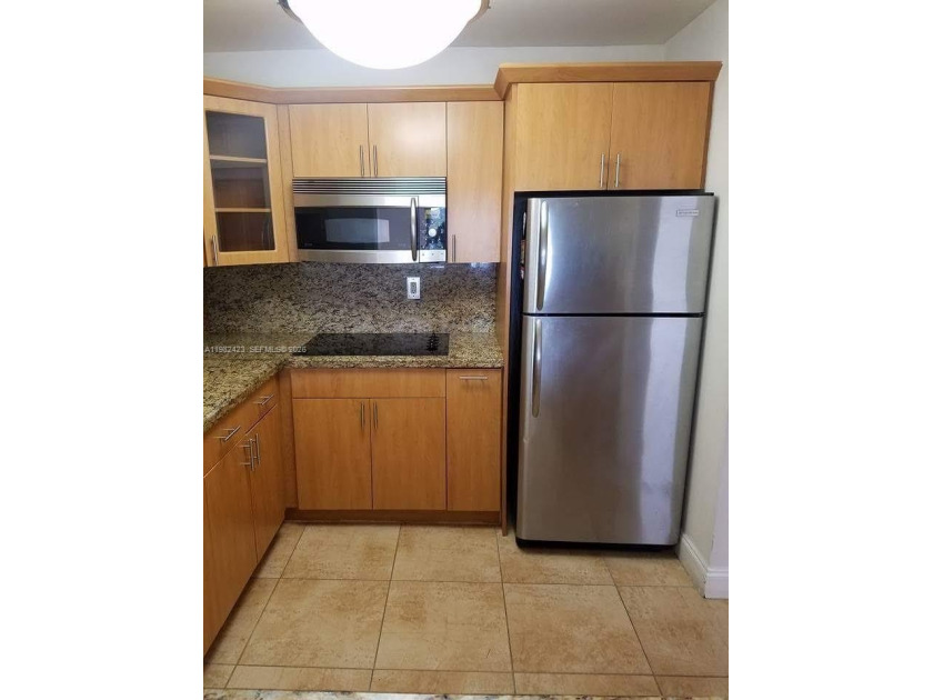 Centrally located 1-bedroom, 1-bathroom lake view apartment - Beach Condo for sale in Miami, Florida on Beachhouse.com