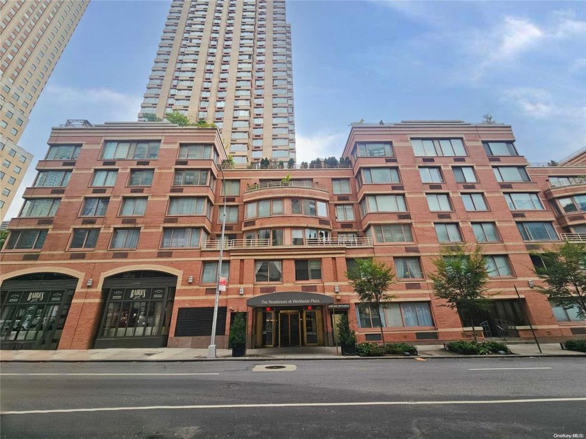 Welcome to this Lovely 1 bedroom, 1 Bathroom unit at Worldwide - Beach Condo for sale in New York, New York on Beachhouse.com