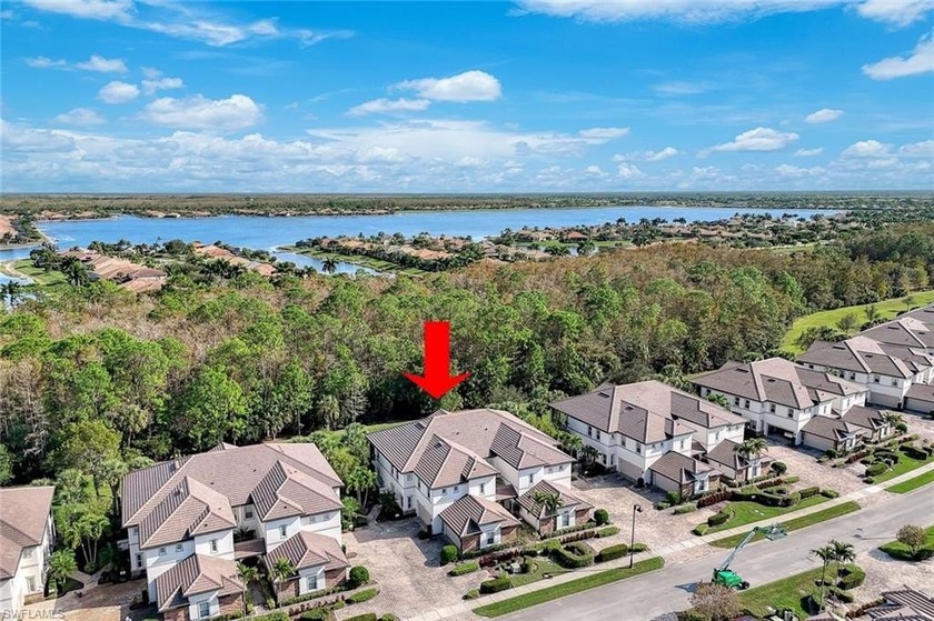 LIVE A VACATION LIFESTYLE IN AN UPSCALE COUNTRY CLUB SETTING! - Beach Home for sale in Naples, Florida on Beachhouse.com