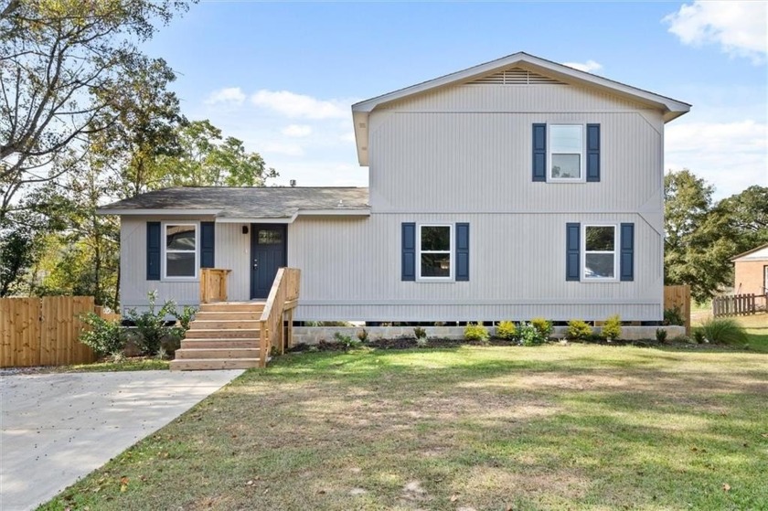 3004 Pickell is ready for it's new owner! This beautifully - Beach Home for sale in Mobile, Alabama on Beachhouse.com