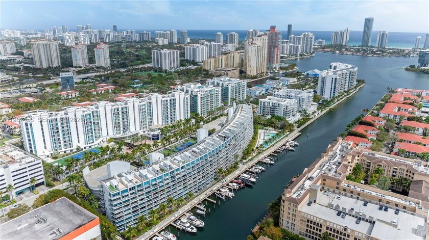 Welcome to luxurious waterfront living at 2950 NE 188th St - Beach Condo for sale in Aventura, Florida on Beachhouse.com