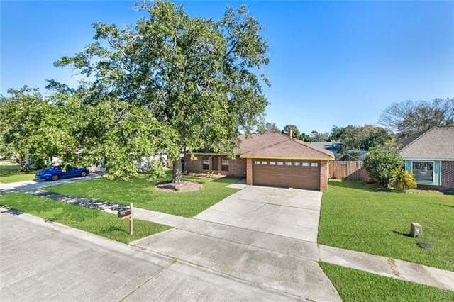 Move-in-ready 3 bed, 2 bath home located in Lake Village - Beach Home for sale in Slidell, Louisiana on Beachhouse.com