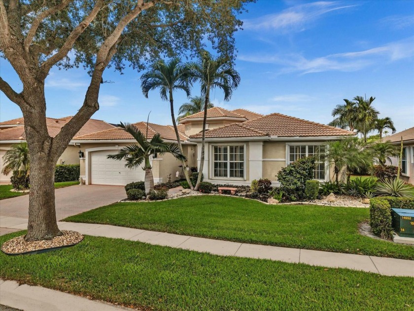 Spectacular waterfront 4 bedroom, 2.5 bath home in desirable - Beach Home for sale in Delray Beach, Florida on Beachhouse.com