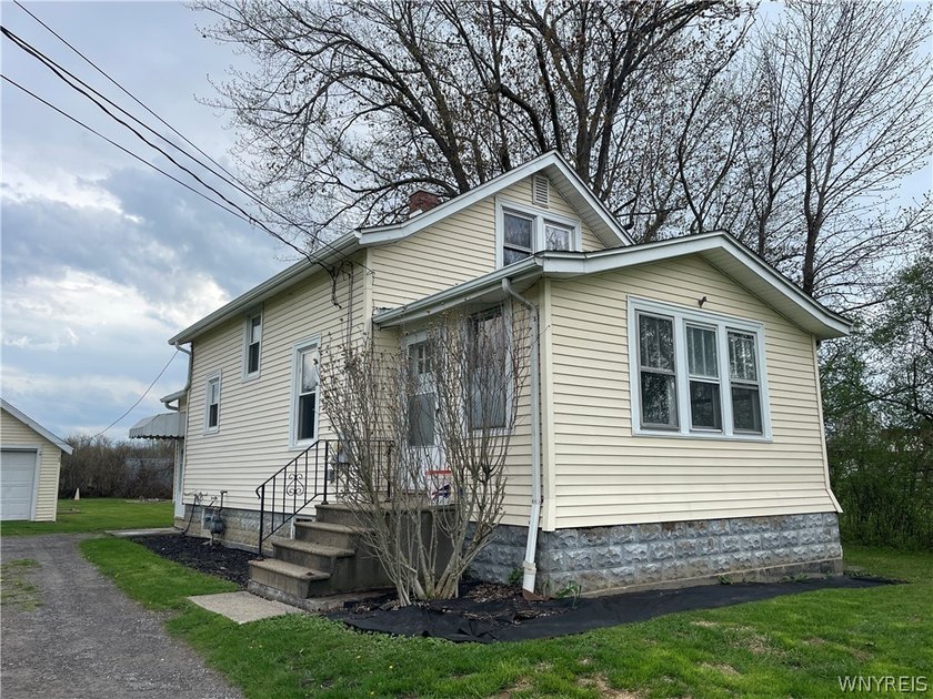 Exceptional and rare opportunity in the heart of Hamburg! - Beach Home for sale in Hamburg, New York on Beachhouse.com
