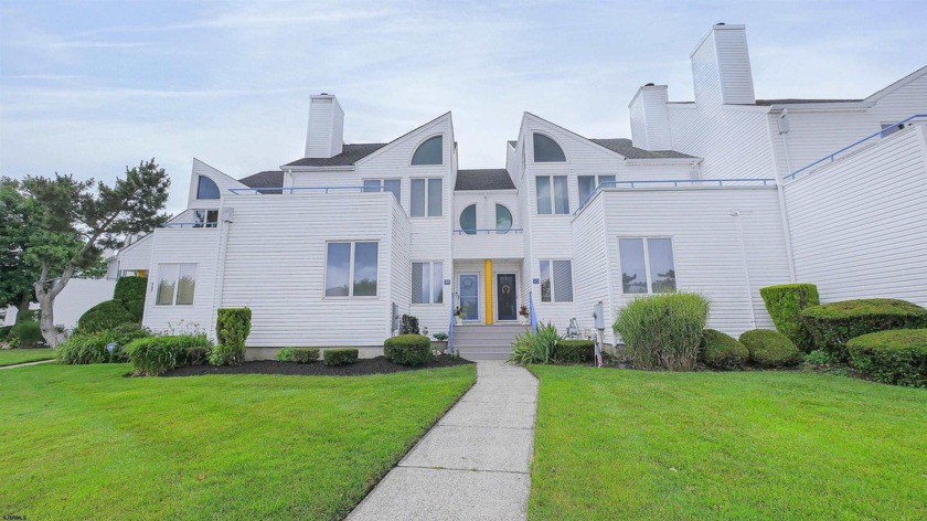 Welcome To This Beautiful 2 Story Moonbay Townhouse, A Stunning - Beach Home for sale in Brigantine, New Jersey on Beachhouse.com
