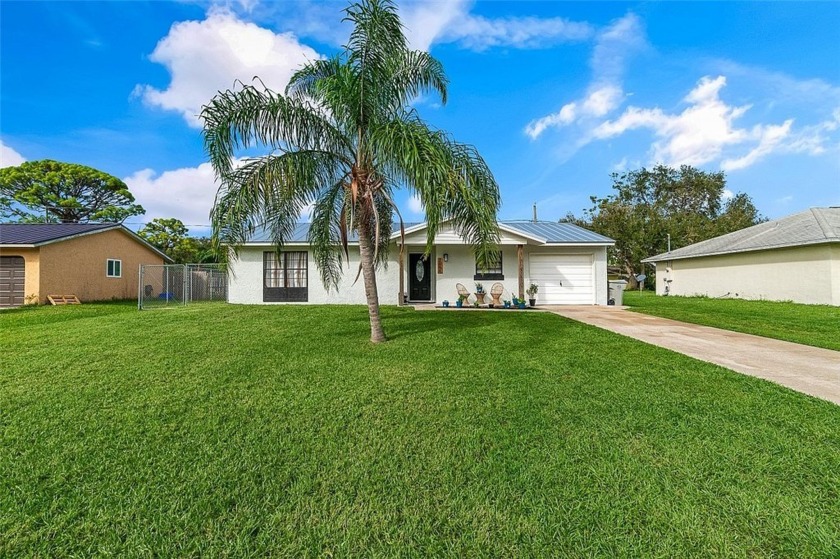 Welcome to your slice of paradise in Vero Beach! This - Beach Home for sale in Vero Beach, Florida on Beachhouse.com