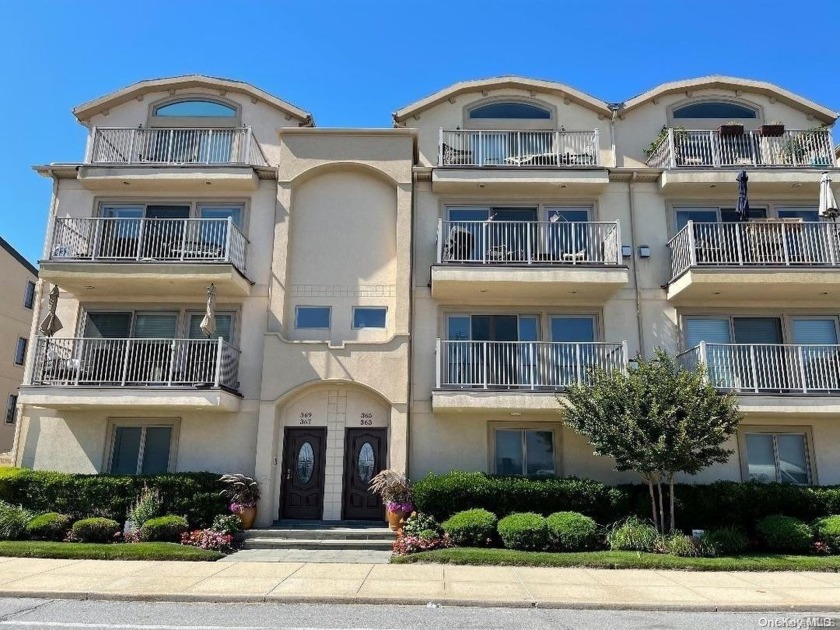 Long Beach townhouse.  Permanent Ocean Views. Gorgeous 6 room - Beach Townhome/Townhouse for sale in Long Beach, New York on Beachhouse.com