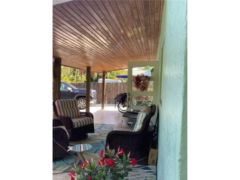 Come and discover this perfect little beach cottage in the - Beach Home for sale in Naples, Florida on Beachhouse.com