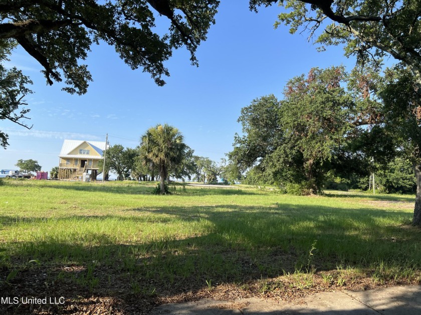 150 feet of road frontage gives you multiple options from a - Beach Lot for sale in Gulfport, Mississippi on Beachhouse.com