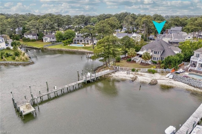 Gorgeous updated 6 bedroom home featuring an in-law suite - Beach Home for sale in Virginia Beach, Virginia on Beachhouse.com