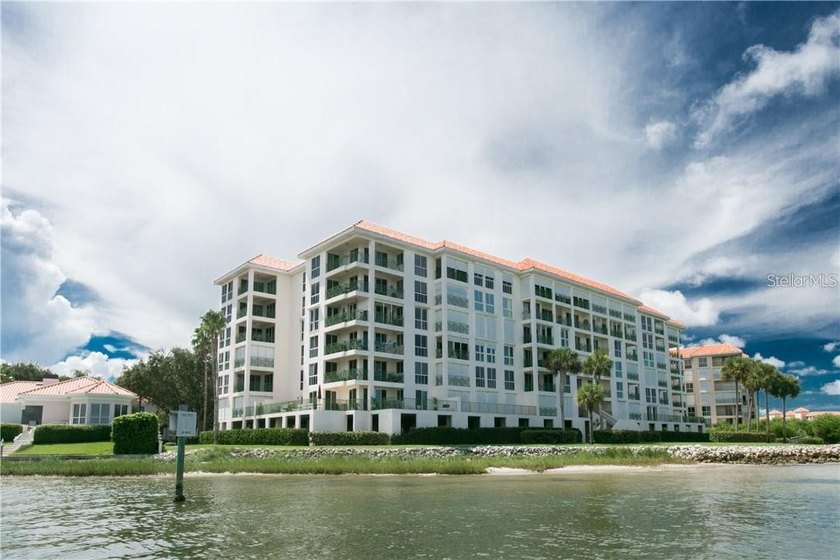 One or more photo(s) has been virtually staged. Discover - Beach Condo for sale in St. Petersburg, Florida on Beachhouse.com