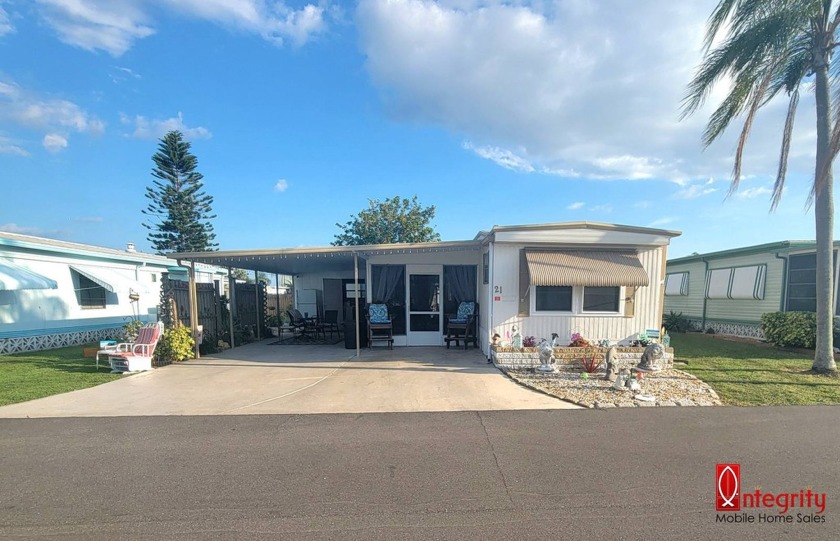 Charming 2 Bedroom, 1 Bathroom Home with Outdoor Entertaining - Beach Home for sale in Palmetto, Florida on Beachhouse.com