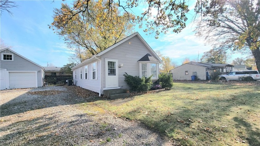 Welcome to 665 Alameda Ave., a beautifully remodeled 2-bedroom - Beach Home for sale in Sheffield Lake, Ohio on Beachhouse.com