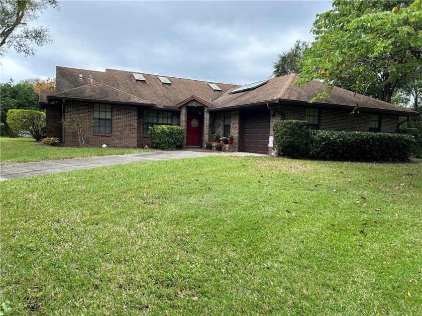 Fabulous home!Pride of ownership.Beautiful brick home.Great Rm - Beach Home for sale in Vero Beach, Florida on Beachhouse.com