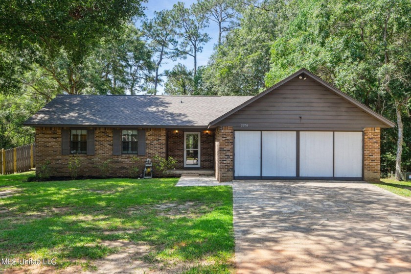 Wonderful waterfront home nestled in a quiet cul-de-sac.  Very - Beach Home for sale in Gautier, Mississippi on Beachhouse.com