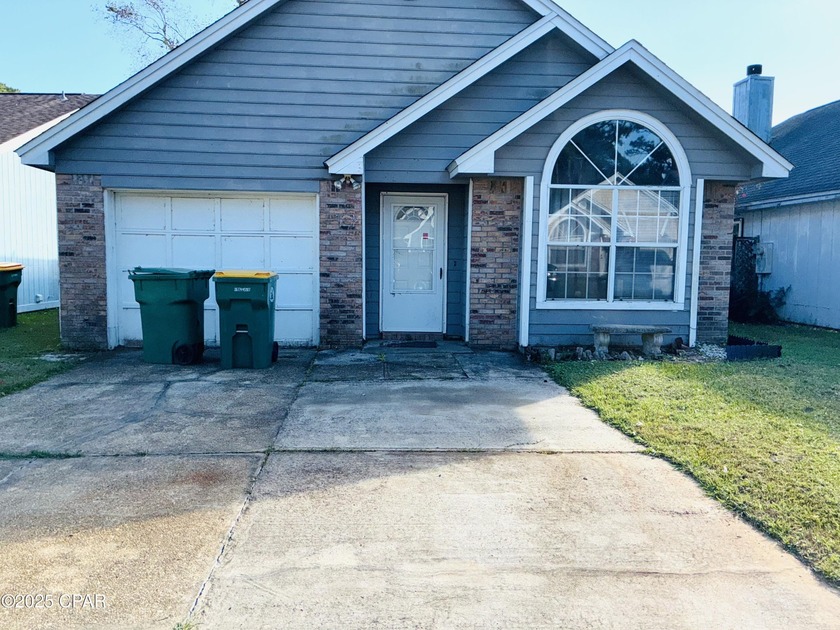 Charming Short Sale Opportunity in Yorktown Willow Bend - Beach Home for sale in Fort Walton Beach, Florida on Beachhouse.com