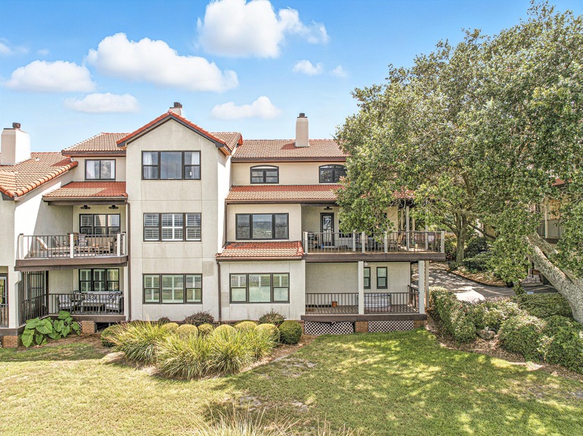 Waterfront condo in gated Gulf Breeze Proper community with - Beach Condo for sale in Gulf Breeze, Florida on Beachhouse.com