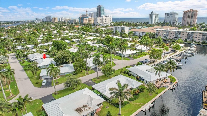 Just what you have been looking for... Beachside living in a - Beach Home for sale in Lauderdale By The Sea, Florida on Beachhouse.com