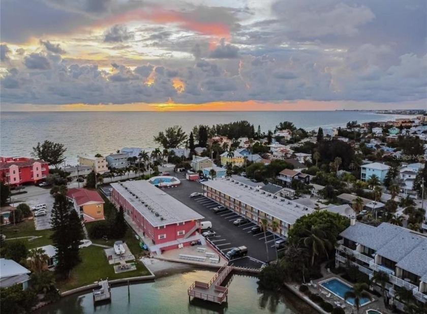 A tastefully updated studio condo awaits you. All the - Beach Condo for sale in St. Petersburg, Florida on Beachhouse.com