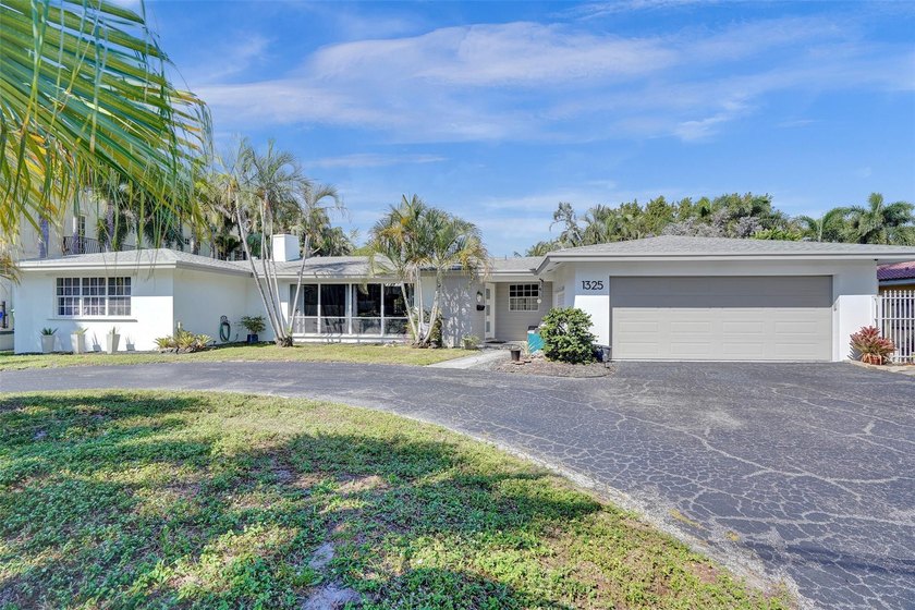 MIDDLE RIVER WATERFRONT. 100' X 145', 14,500 Square Foot Lot on - Beach Home for sale in Fort Lauderdale, Florida on Beachhouse.com