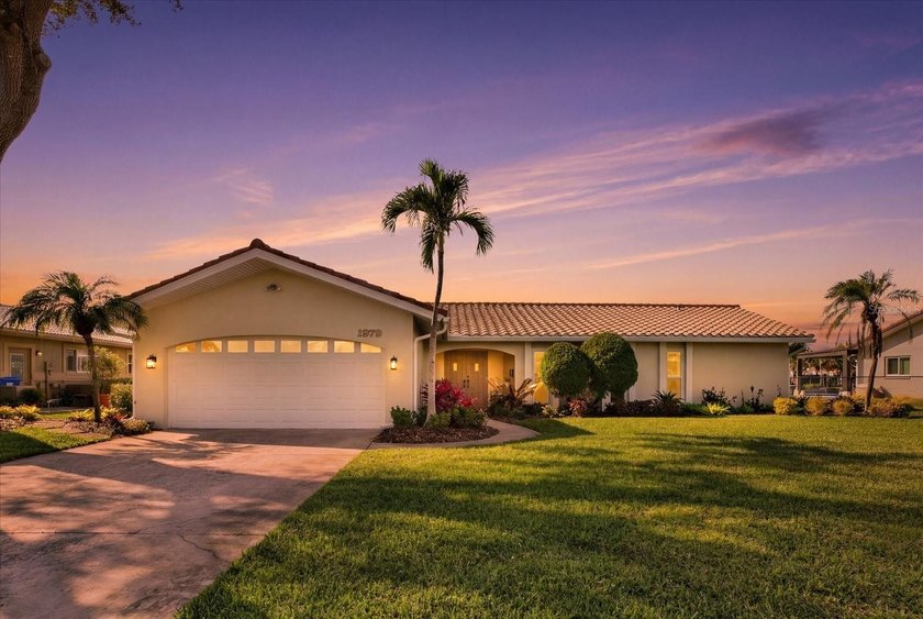 **Stunning fully renovated 3-bedroom, 2-bathroom pool home with - Beach Home for sale in St. Petersburg, Florida on Beachhouse.com