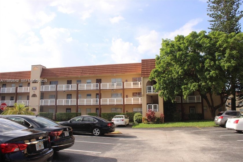BEAUTIFUL 2/2 CONDO LOCATED AT SUNRISE LAKES, PHASE 3, FIRST - Beach Condo for sale in Sunrise, Florida on Beachhouse.com