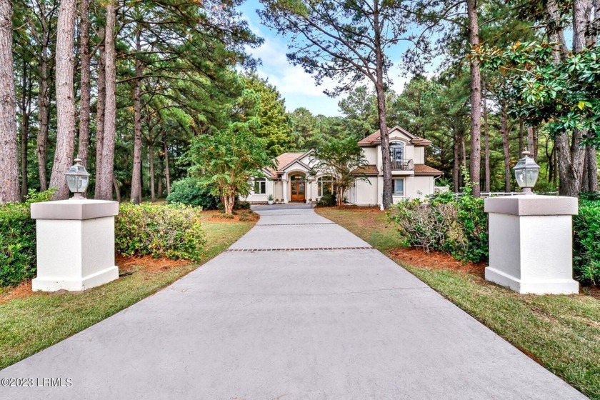 Fabulous equestrian estate! Over 2.4 acres backing to woods and - Beach Home for sale in Bluffton, South Carolina on Beachhouse.com