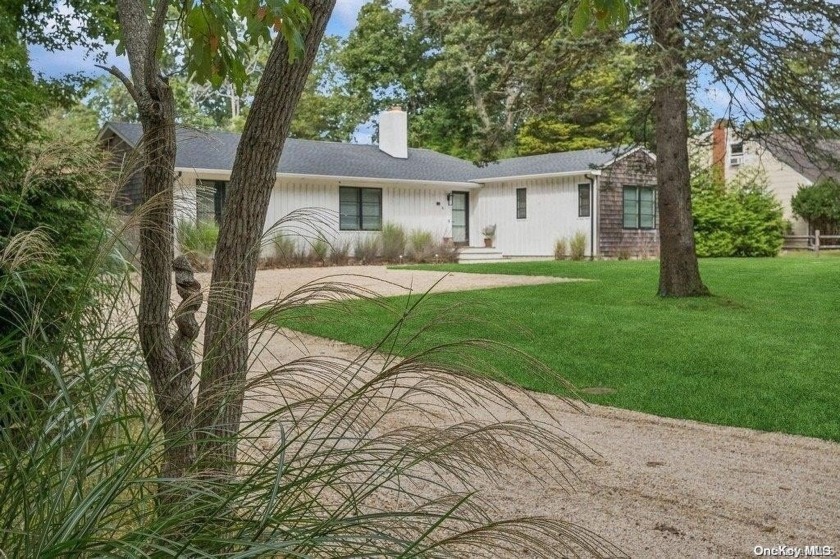 Recently Renovated Beach house. Enjoy easy 1 story living. Open - Beach Home for sale in East Hampton, New York on Beachhouse.com