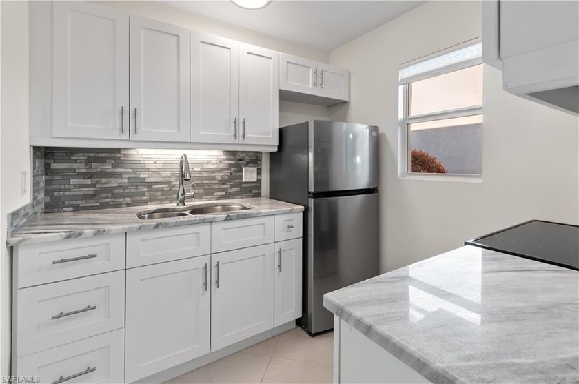 INCREDIBLE amount of space for the money!!  1,041 square feet in - Beach Condo for sale in Naples, Florida on Beachhouse.com