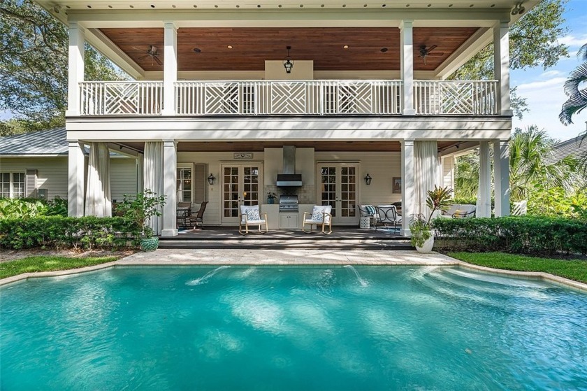 Gorgeous 2 story home, w/ private pool, 3 bed/3.5 baths, plus an - Beach Home for sale in Vero Beach, Florida on Beachhouse.com