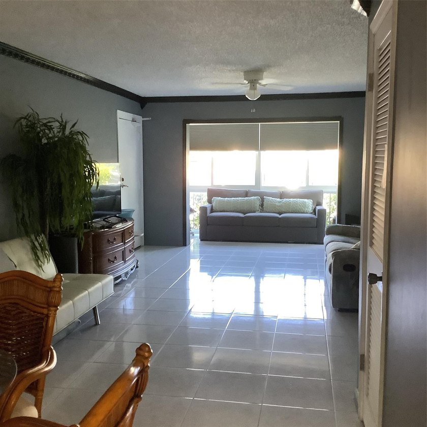 Unit for rent also~seller financing available. This spacious - Beach Condo for sale in Fort Lauderdale, Florida on Beachhouse.com