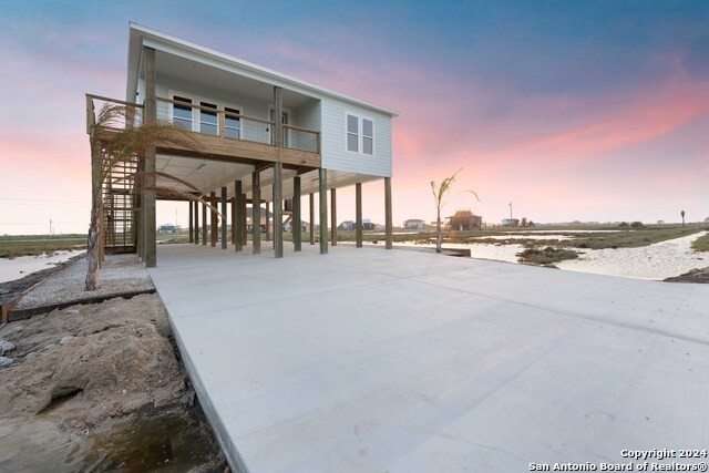 Welcome to your dream coastal retreat in Rockport, Texas! This - Beach Home for sale in Rockport, Texas on Beachhouse.com