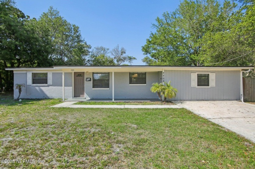 Welcome to 7705 Lauderdale Dr N, an updated 4-bedroom, 2-bath - Beach Home for sale in Jacksonville, Florida on Beachhouse.com