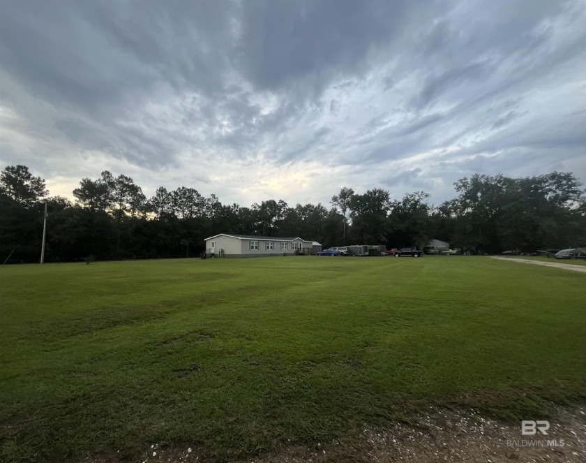 Welcome to your slice of paradise in Elberta, Alabama! This - Beach Home for sale in Elberta, Alabama on Beachhouse.com