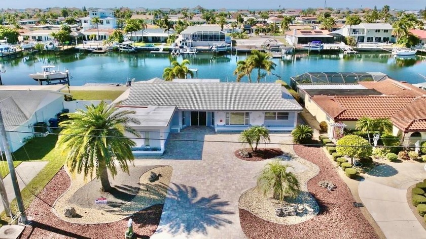 One or more photo(s) has been virtually staged. One or more - Beach Home for sale in New Port Richey, Florida on Beachhouse.com