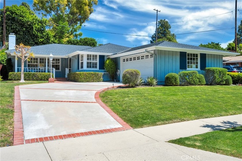 Looking for a well maintained family home on a quiet tree lined - Beach Home for sale in Rancho Palos Verdes, California on Beachhouse.com