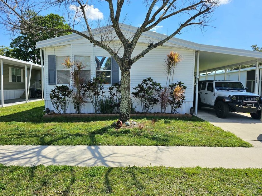 Beautiful 2004 Manufactured Home in Rexmere Village - Davie, FL! - Beach Home for sale in Davie, Florida on Beachhouse.com