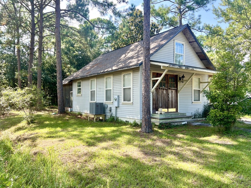 SELLER OFFERS UP TO $5,000 IN CLOSING COSTS. Located in the - Beach Home for sale in Santa Rosa Beach, Florida on Beachhouse.com
